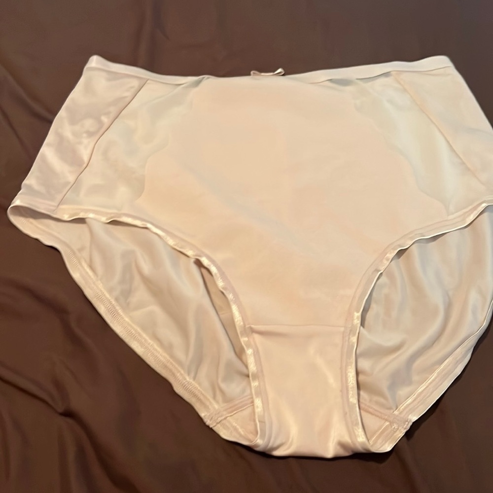 Tummy control briefs by Bali